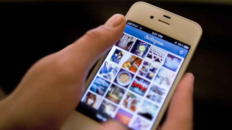 social media dating low status